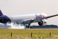 N887FD @ LFPG - cdg landing