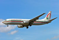 CN-RNK @ EGLL - Boeing 737-8B6 [28981] (Royal Air Maroc) Heathrow~G 07/09/2005. On finals 27L. - by Ray Barber