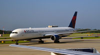 N829MH @ KATL - Taxi Atlanta - by Ronald Barker