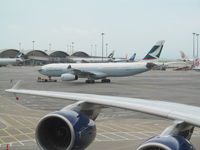 B-LBE @ VHHH - taxying out at VHHH - by magnaman