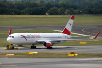 OE-LAY @ LOWW - Austrian B767-300ER @VIE