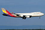 HL7436 @ VIE - Asiana Cargo - by Chris Jilli
