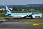 HL8208 @ VIE - Korean Air - by Chris Jilli