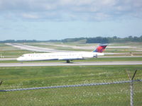 N976DL @ CVG - Delta MD88 - by Christian Maurer