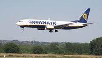EI-EKX @ LHBP - Budapest Airport, Hungary - Landing - by Attila Groszvald-Groszi