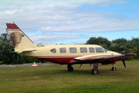VH-RUH @ YMMB - Piper PA-31-350 Navajo Chieftain [31-7752064] Melbourne-Moorabbin~VH 19/09/2004