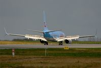 OO-JPT @ LFRB - Boeing 737-8K5, Reverse thrust max landing rwy 07R, Brest-Bretagne airport (LFRB-BES) - by Yves-Q