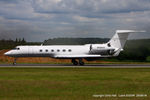 N586GV @ EGGW - owned by Sir Jony Ive, the Senior Vice President of Design at Apple - by Chris Hall
