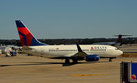 N302DQ @ KATL - Taxi Atlanta - by Ronald Barker