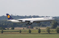 D-AIHU @ EDDM - landing at munich airport - by olivier Cortot