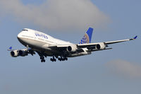 N122UA @ EDDF - at fra - by Volker Hilpert