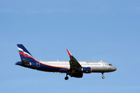 VQ-BRW @ EKCH - VQ-BRW landing rw 04L - by Erik Oxtorp