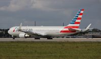 N379AA @ MIA - American