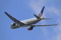 N792UA @ LFPG - Boeing 777-222, Take off rwy 27L, Roissy Charles De Gaulle airport (LFPG-CDG) - by Yves-Q