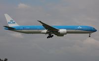 PH-BVR @ EHAM - KLM Royal Dutch Airlines Boeing 777-306(ER)