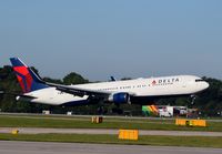 N191DN @ EGCC - At Manchester - by Guitarist