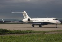 N711LS @ LOWG - Wells Fargo Bank Northwest Bombardier BD-700-1A10 Global 6000