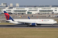 N178DZ @ EBBR - Take off from rwy 07R.