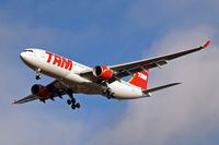 PT-MVN @ EGLL - Airbus A330-223 [876] (TAM Brasil) Home~G 29/12/2007. On approach 27R.