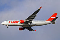 PT-MVN @ EGLL - Airbus A330-223 [876] (TAM Brasil) Home~G 29/12/2007. On approach 27R.