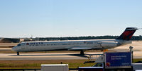 N904DE @ KATL - Taxi ATL - by Ronald Barker