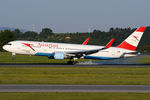 OE-LAX @ VIE - Austrian - by Chris Jilli