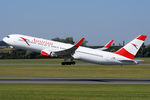 OE-LAZ @ VIE - Austrian - by Chris Jilli