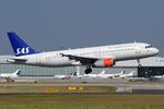 OY-KAY @ VIE - SAS Scandinavian Airlines - by Chris Jilli