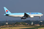 HL7721 @ VIE - Korean Air - by Chris Jilli