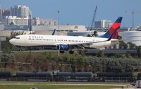 N821DN @ FLL - Delta - by Florida Metal