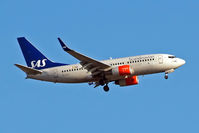 SE-REU @ EGLL - Boeing 737-76N [33005] (SAS Scandinavian Airlines) Home~G 05/06/2015. On approach 27L