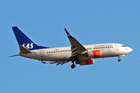 SE-REU @ EGLL - Boeing 737-76N [33005] (SAS Scandinavian Airlines) Home~G 05/06/2015. On approach 27L