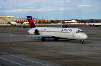 N933AT @ KATL - Taxi Atlanta - by Ronald Barker