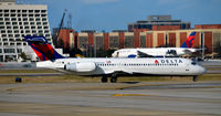 N942AT @ KATL - Taxi Atlanta - by Ronald Barker