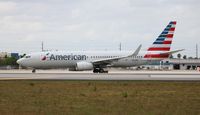 N879NN @ MIA - American