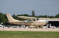 N70686 @ KOSH - Cessna 182M