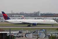 N842MH @ EGLL - Landing - by micka2b