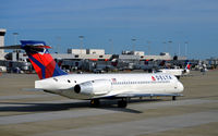 N997AT @ KATL - Taxi Atlanta - by Ronald Barker