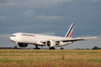 F-GSQK @ LFPG - CDG landing