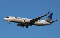N12218 @ KORD - Boeing 737-800