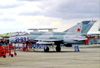 21-93 @ EDDB - Berlin Air Show 4.6.94 - by leo larsen