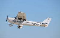 N2328R @ KOSH - Cessna 172S