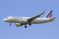 F-HEPG @ LFPG - Airbus A320-214, Short approach rwy 27R, Roissy Charles De Gaulle Airport (LFPG-CDG) - by Yves-Q