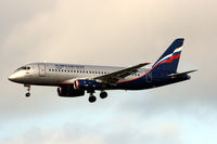 RA-89062 @ EKCH - RA-89062 landing rw 22L