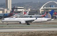 N19136 @ KLAX - Boeing 757-200 - by Mark Pasqualino