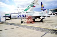 21-93 @ SXF - Berlin Air Show 4.6.94 - by leo larsen