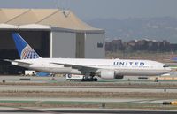 N214UA @ KLAX - Boeing 777-200