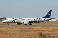 PH-EZX @ LFBD - Embraer ERJ-190LR, Holding point Delta rwy 05, Bordeaux Mérignac airport (LFBD-BOD) - by Yves-Q