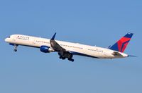 N589NW @ KLAX - Delta B753 - by FerryPNL