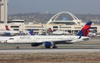 N690DL @ KLAX - Boeing 757-200